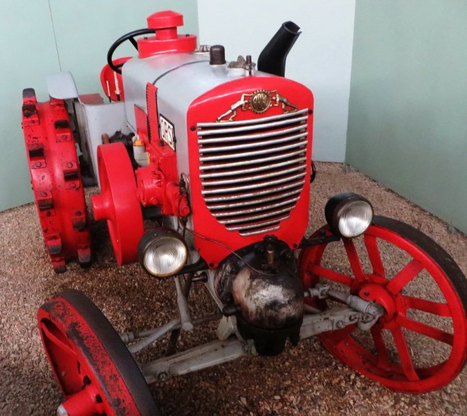 (32) mezzi agricoli d'epoca